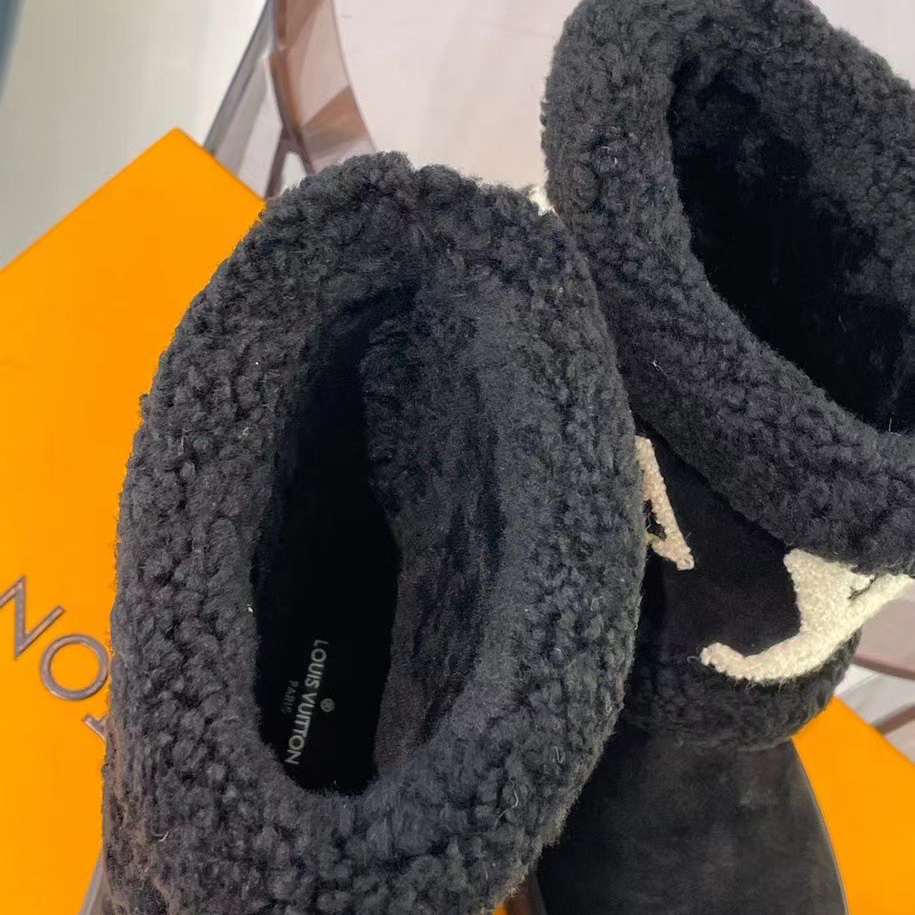 Louis Vuitton Snowdrop Flat Ankle Boot      1AACI2 - DopestKickz