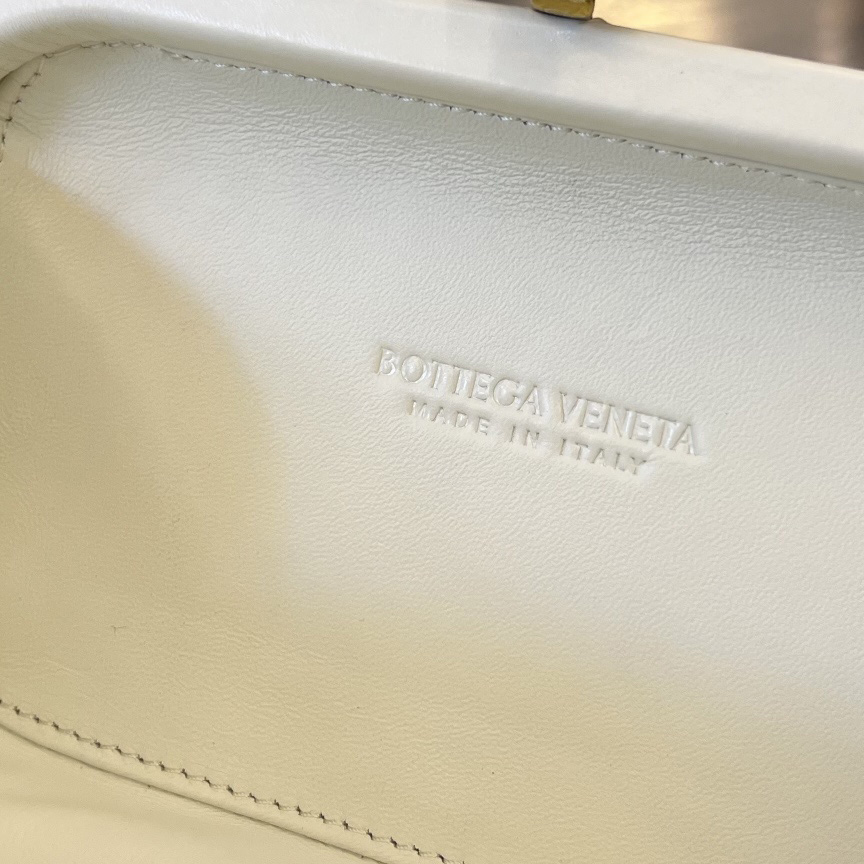 Bottega Veneta Knot - DopestKickz