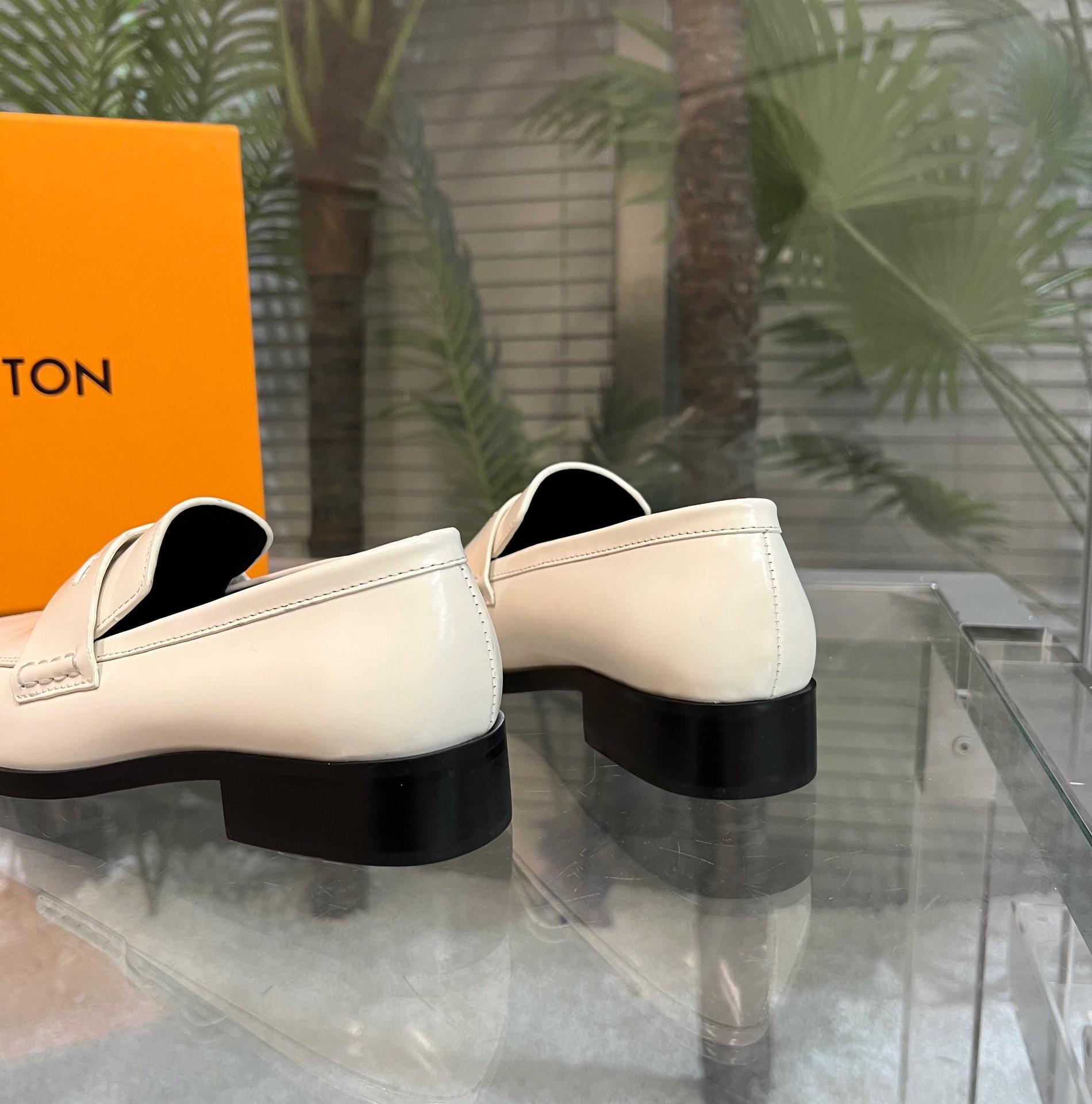 Louis Vuitton Connelly Flat Loafer       - DopestKickz