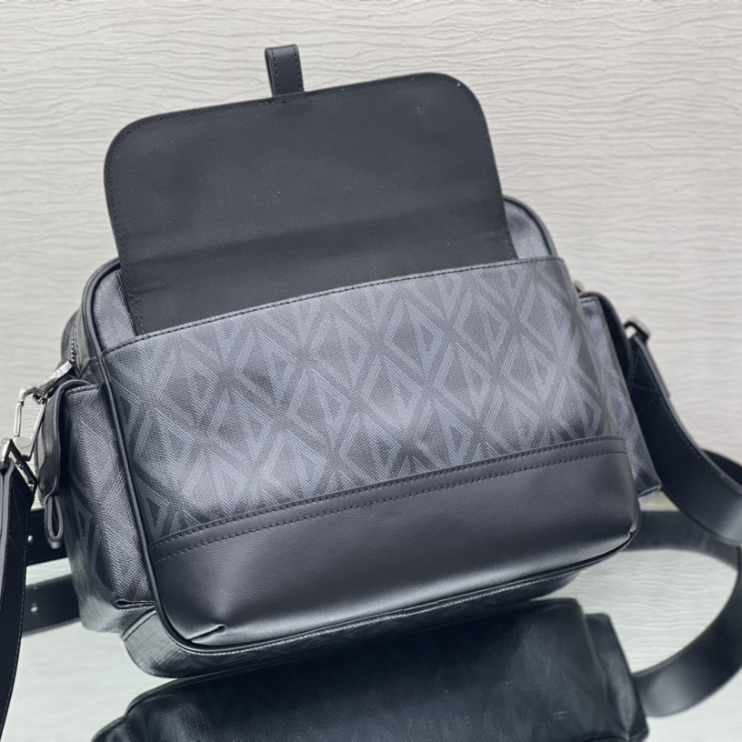 Dior Hit The Road Messenger Bag (26 x 21 x 8 cm) - DopestKickz