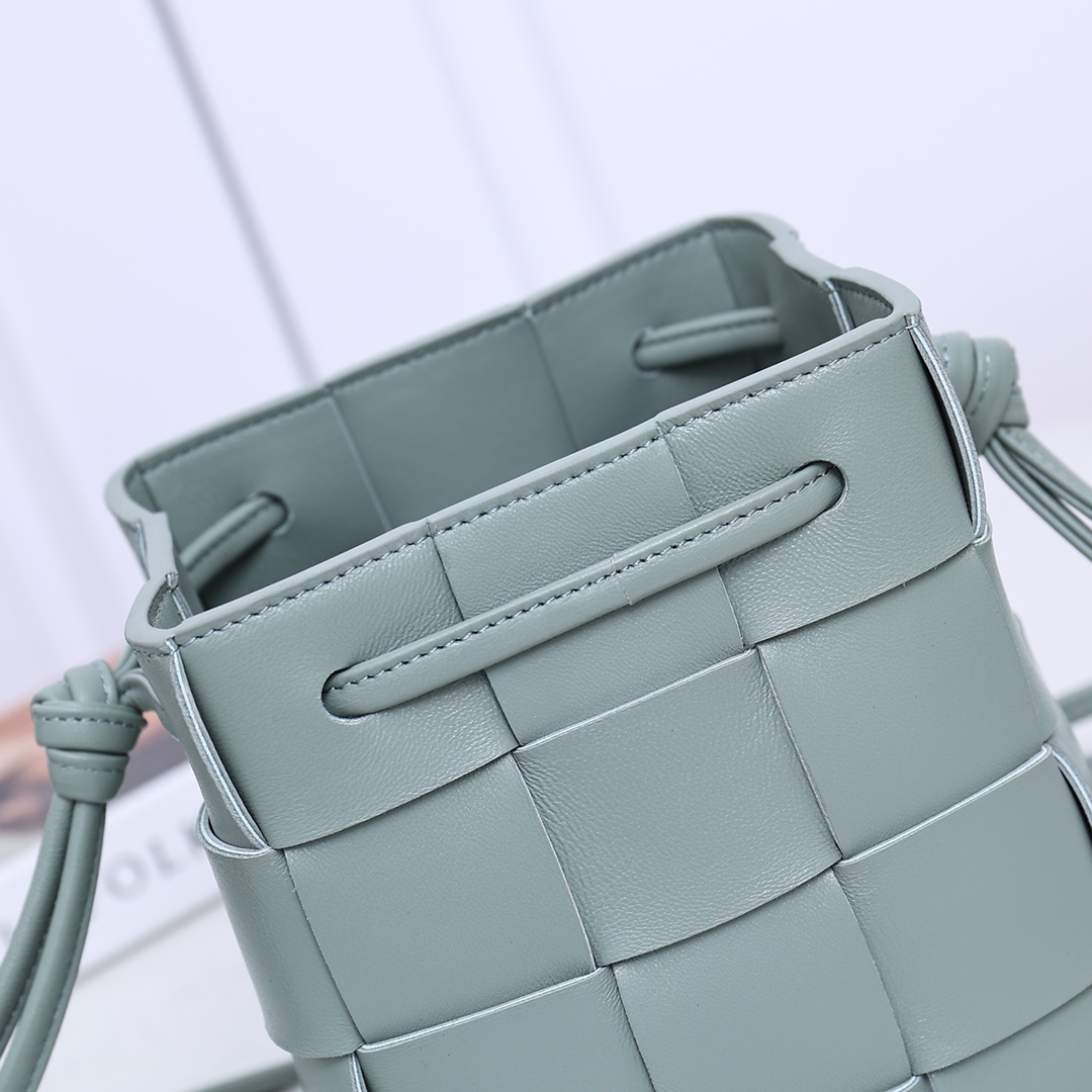 Bottega Veneta Small Cassette Bucket Bag - DopestKickz