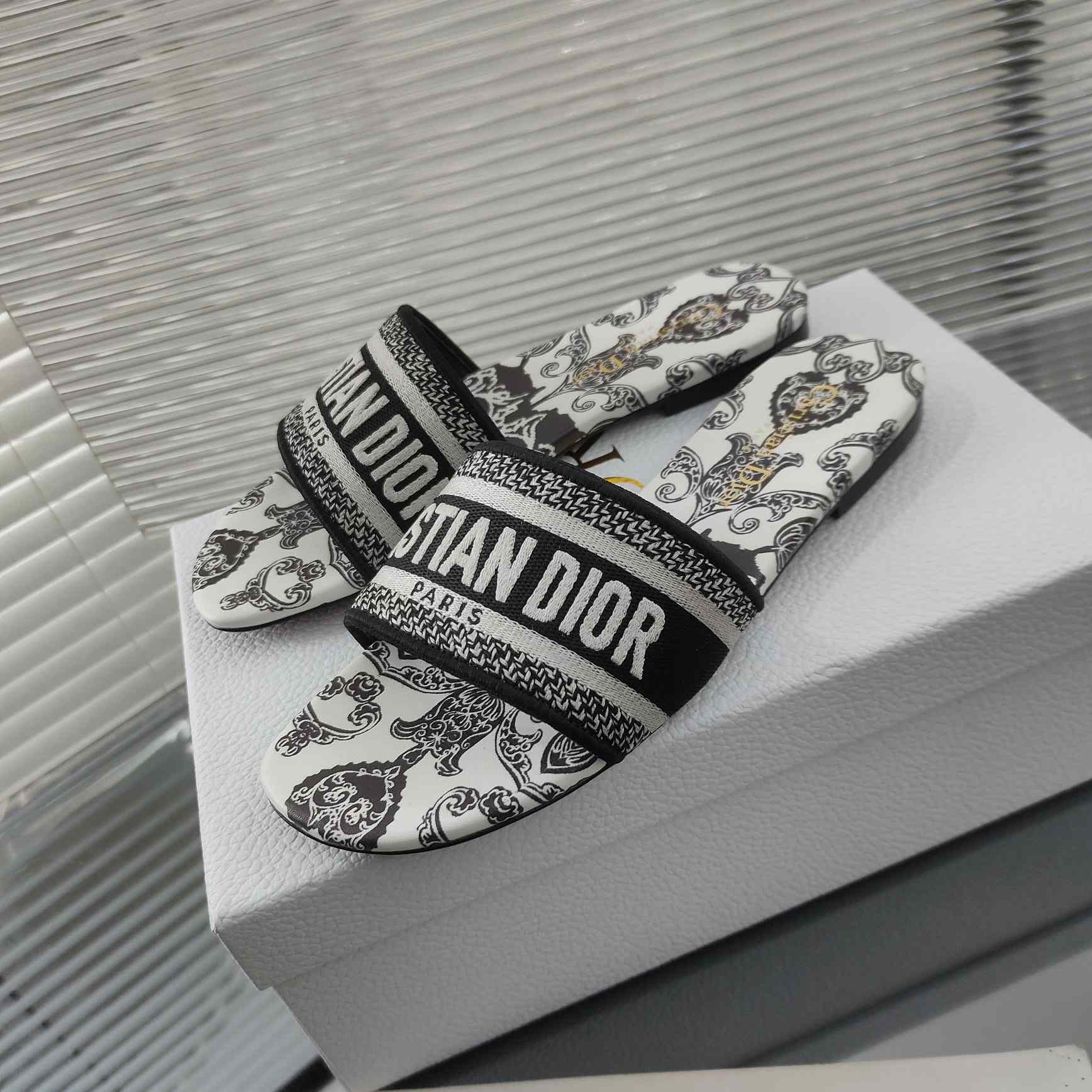 Dior Dway Slide  - DopestKickz