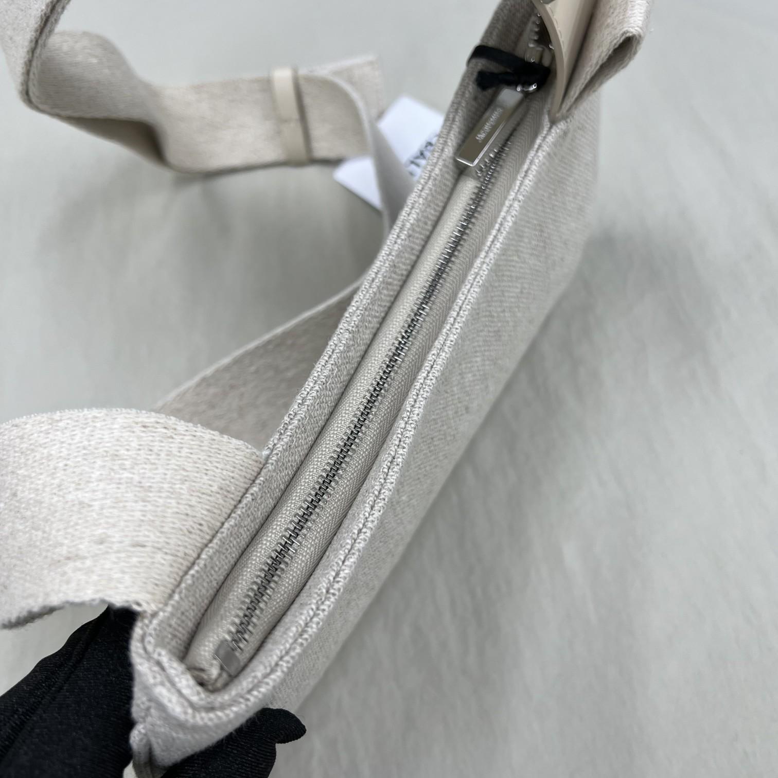 Jacquemus Le Bisou Gros Grain Buckled Shoulder Bag - DopestKickz