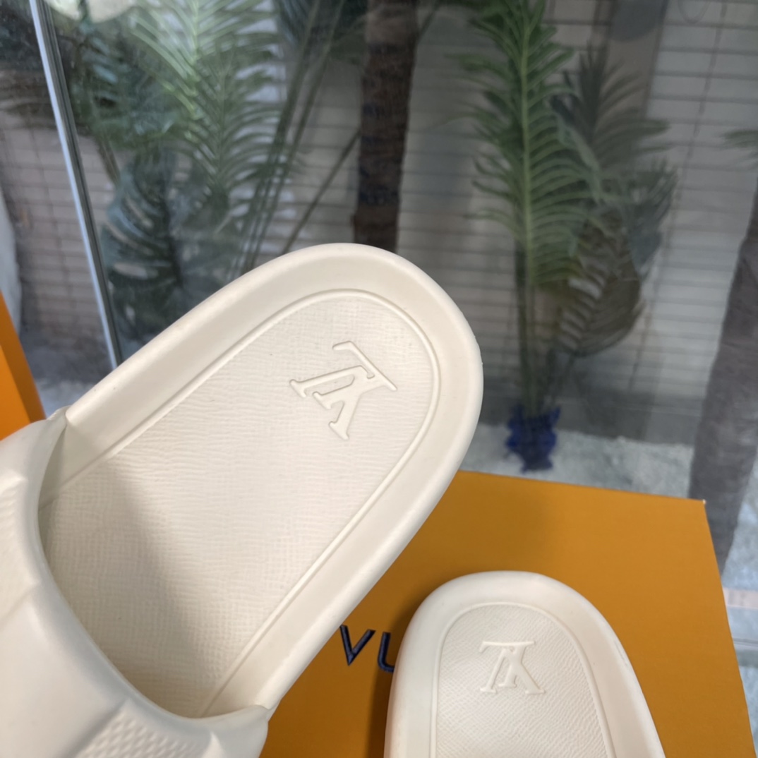 Louis Vuitton Waterfront Mules   1AAR9U - DopestKickz