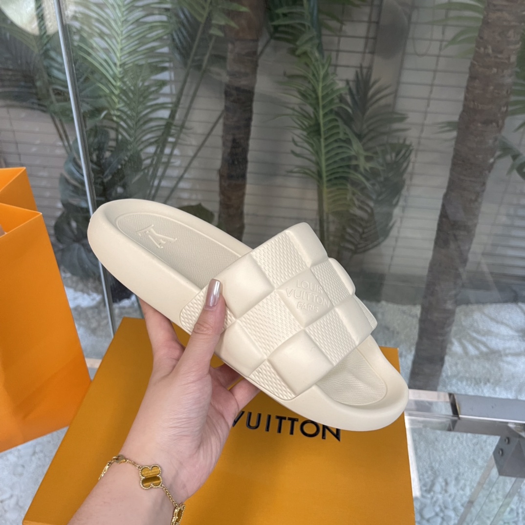 Louis Vuitton Waterfront Mules   1AAR9U - DopestKickz