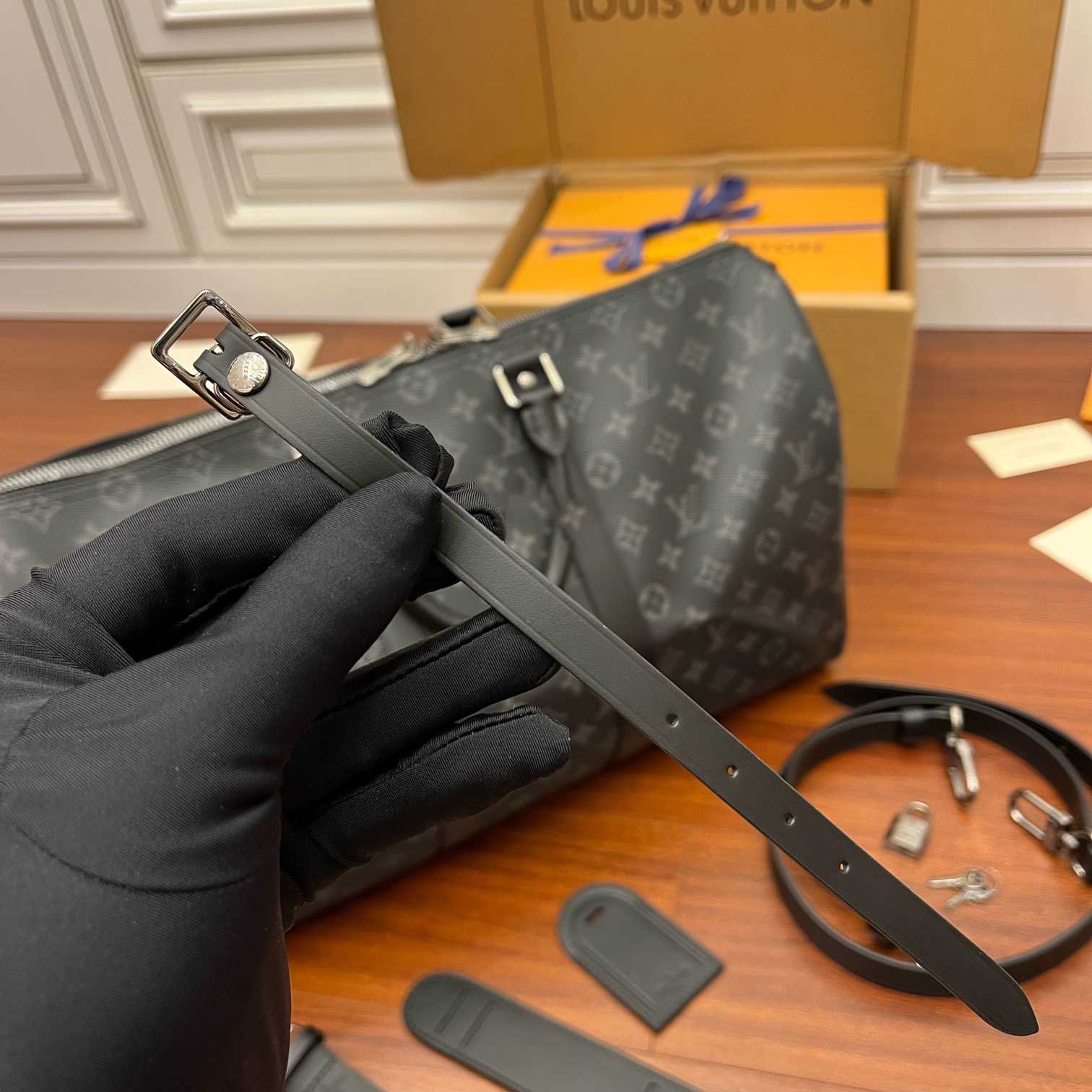 Louis Vuitton Keepall Bandoulière 45   M40569 - DopestKickz