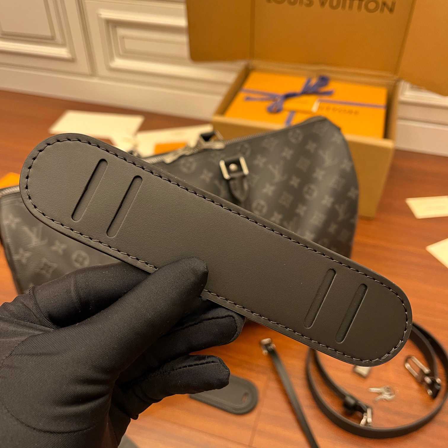 Louis Vuitton Keepall Bandoulière 45   M40569 - DopestKickz