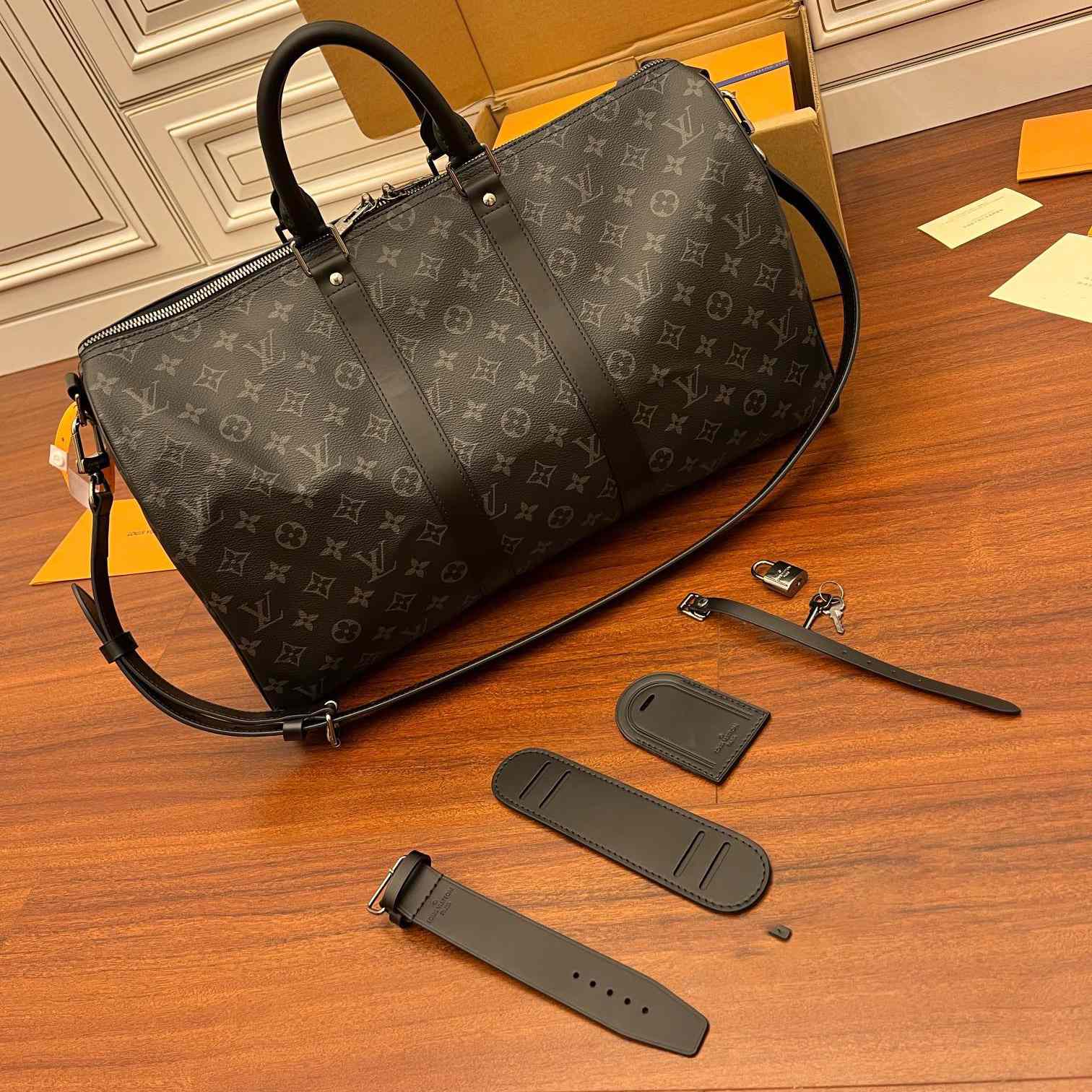Louis Vuitton Keepall Bandoulière 45   M40569 - DopestKickz