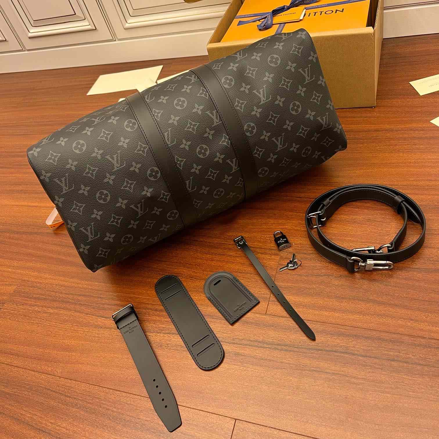 Louis Vuitton Keepall Bandoulière 45   M40569 - DopestKickz