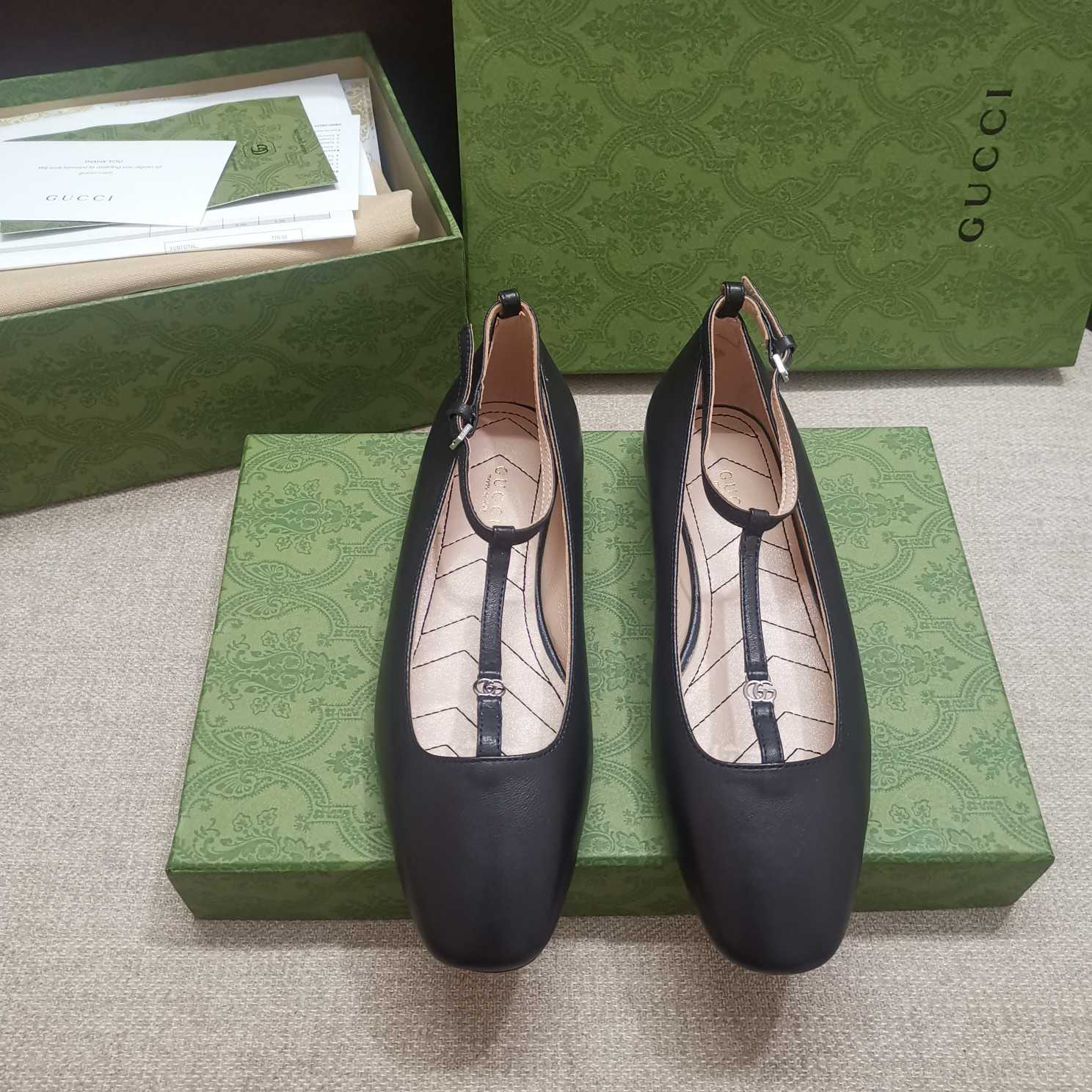 Gucci Women's Ballet Flat With Double G - DopestKickz