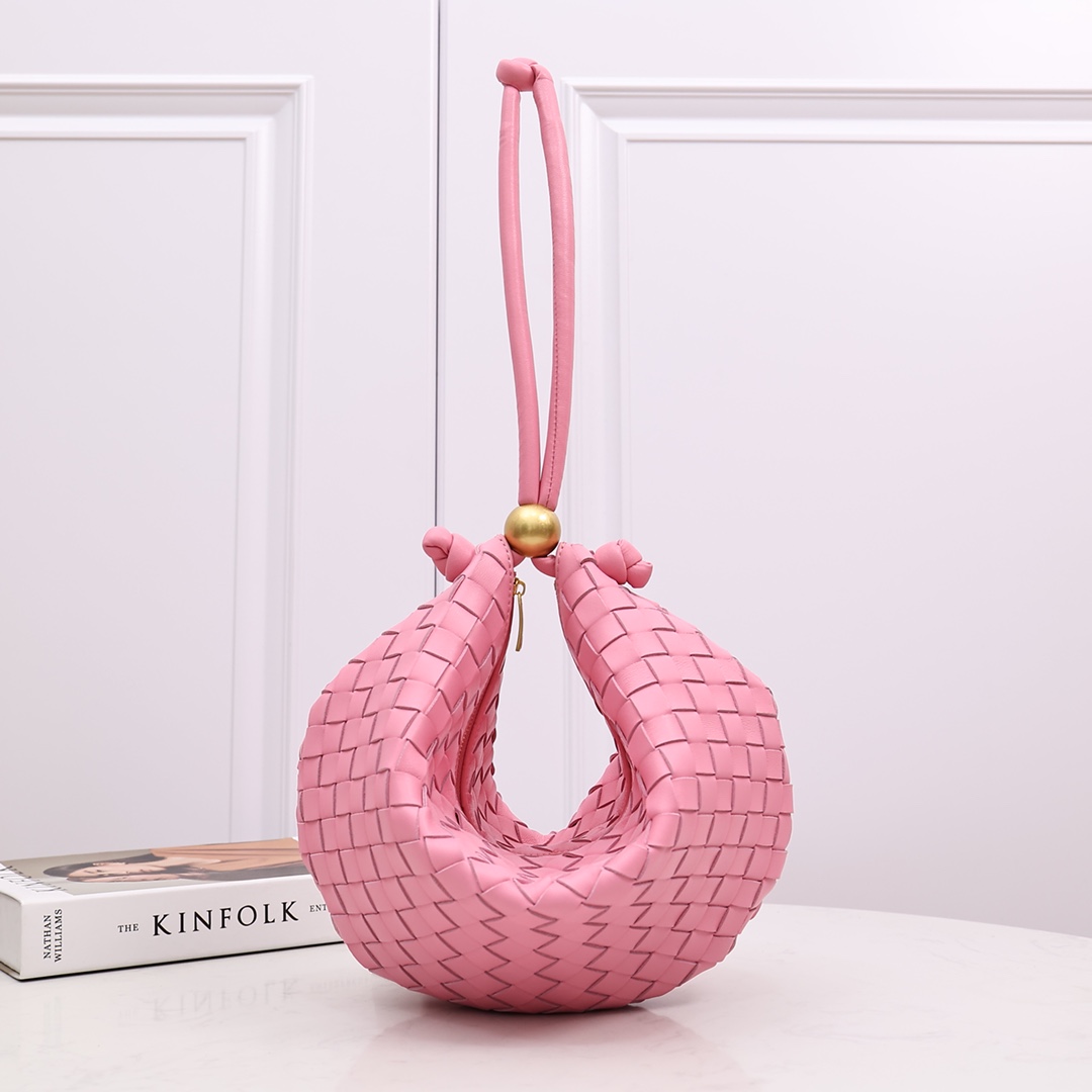 Bottega Veneta Medium Turn Pouch - DopestKickz