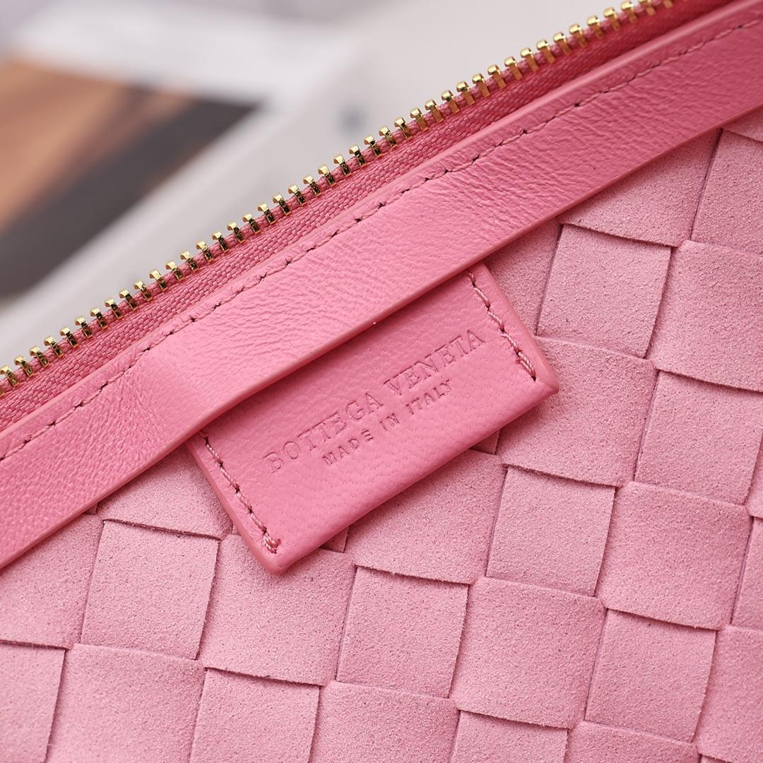 Bottega Veneta Medium Turn Pouch - DopestKickz