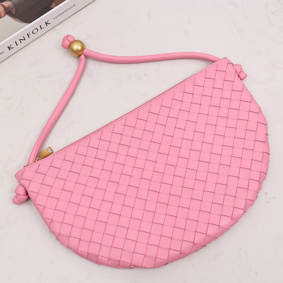 Bottega Veneta Medium Turn Pouch - DopestKickz