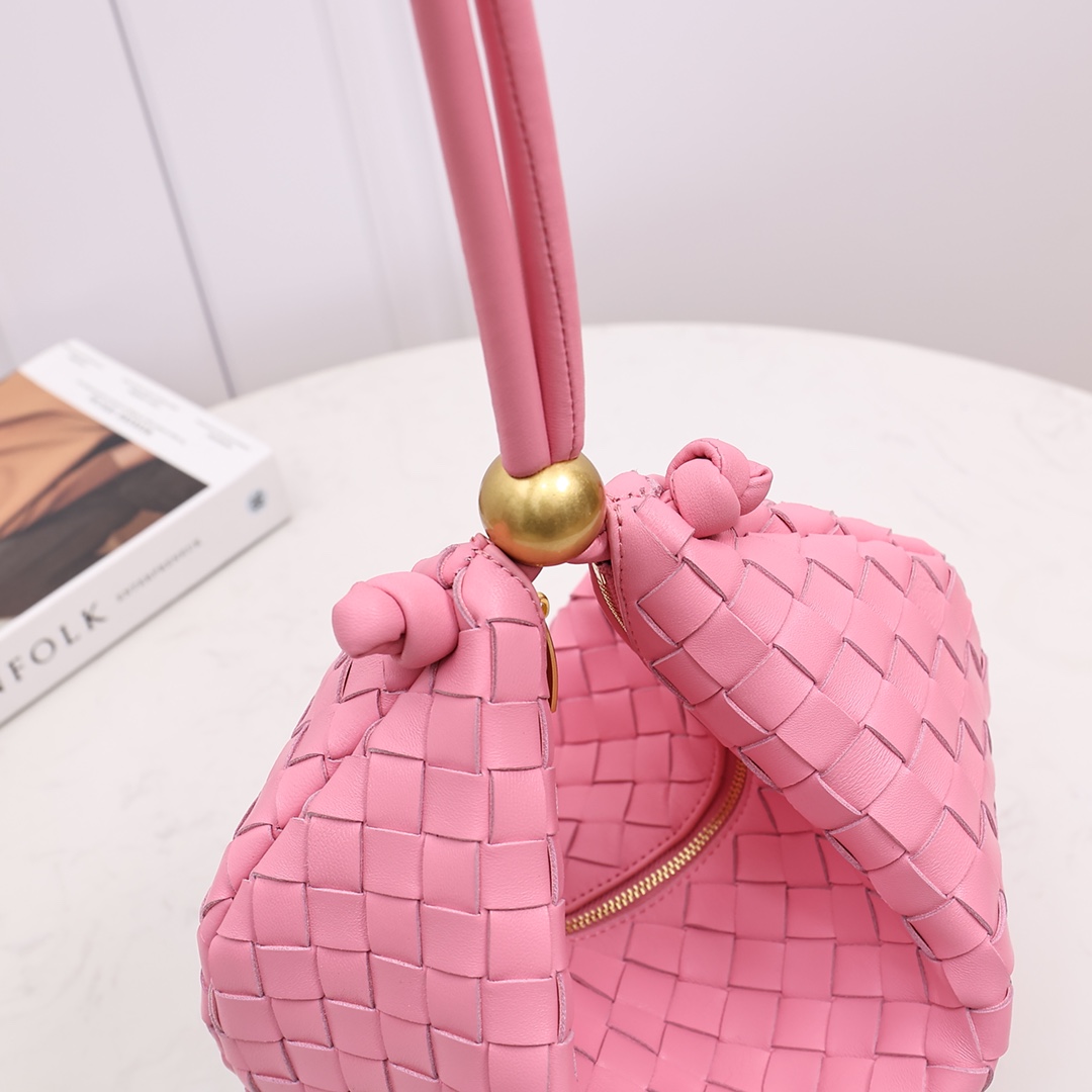 Bottega Veneta Medium Turn Pouch - DopestKickz