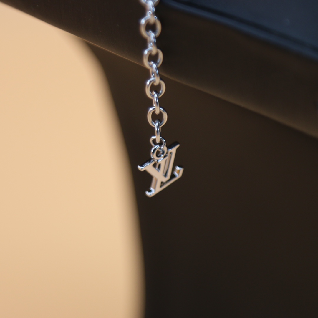 Louis Vuitton Monogram Party Necklace   MP3281 - DopestKickz