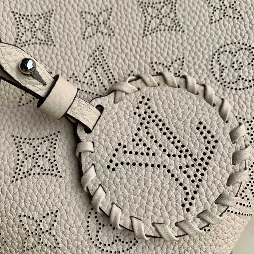 Louis Vuitton Blossom PM   M21909 - DopestKickz