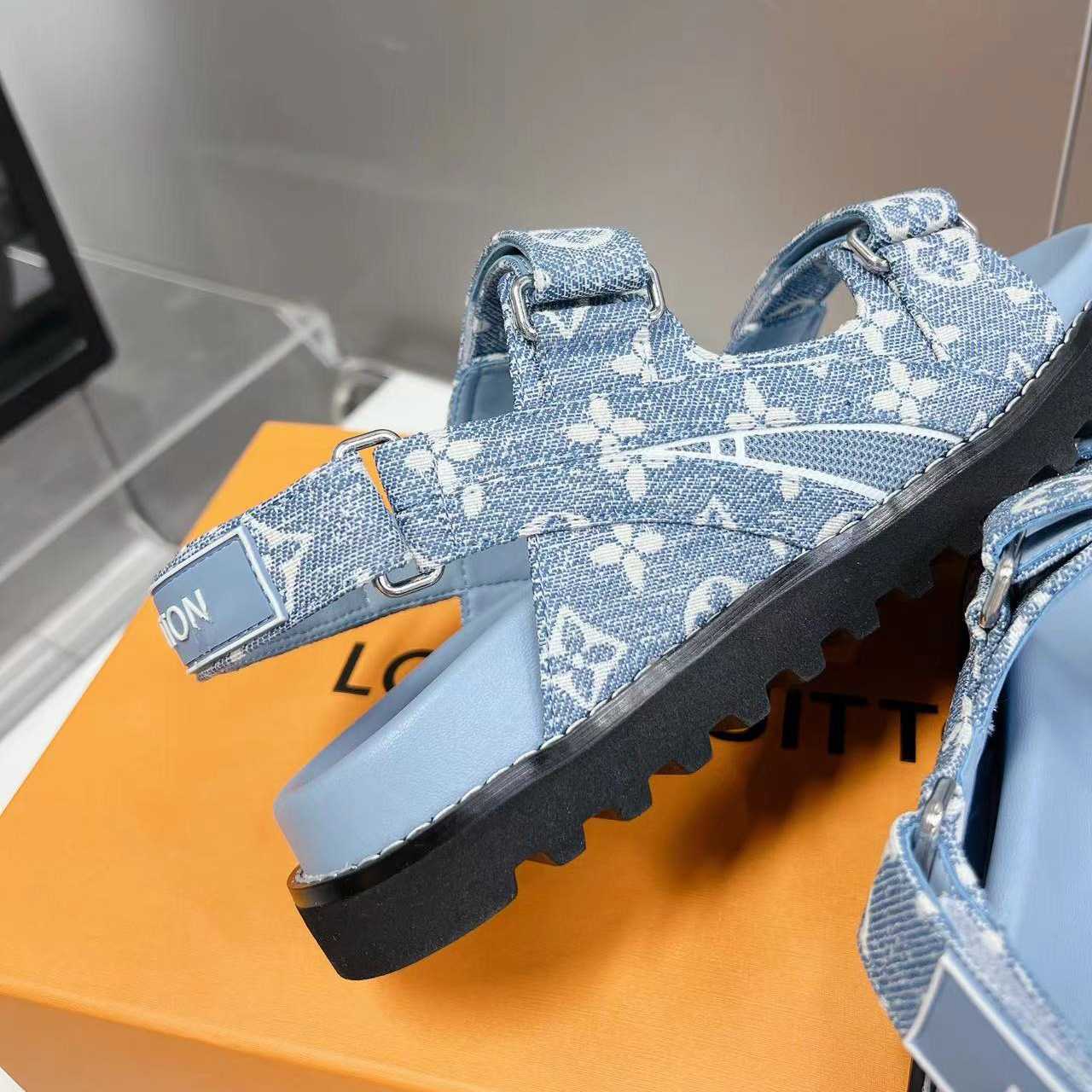 Louis Vuitton Paseo Flat Comfort Sandal    1AB0T8 - DopestKickz