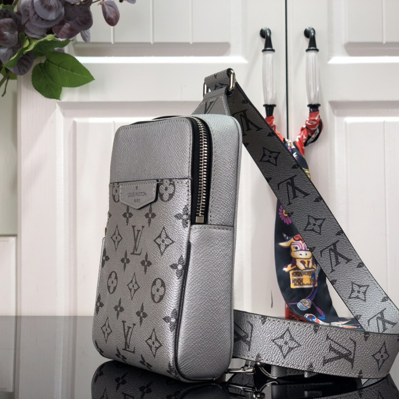 Louis Vuitton Outdoor Slingbag  (13-21-5cm)   M30833 - DopestKickz