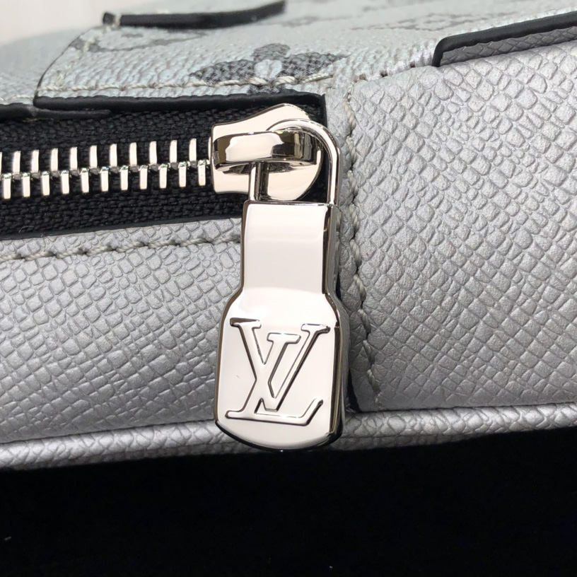Louis Vuitton Outdoor Slingbag  (13-21-5cm)   M30833 - DopestKickz