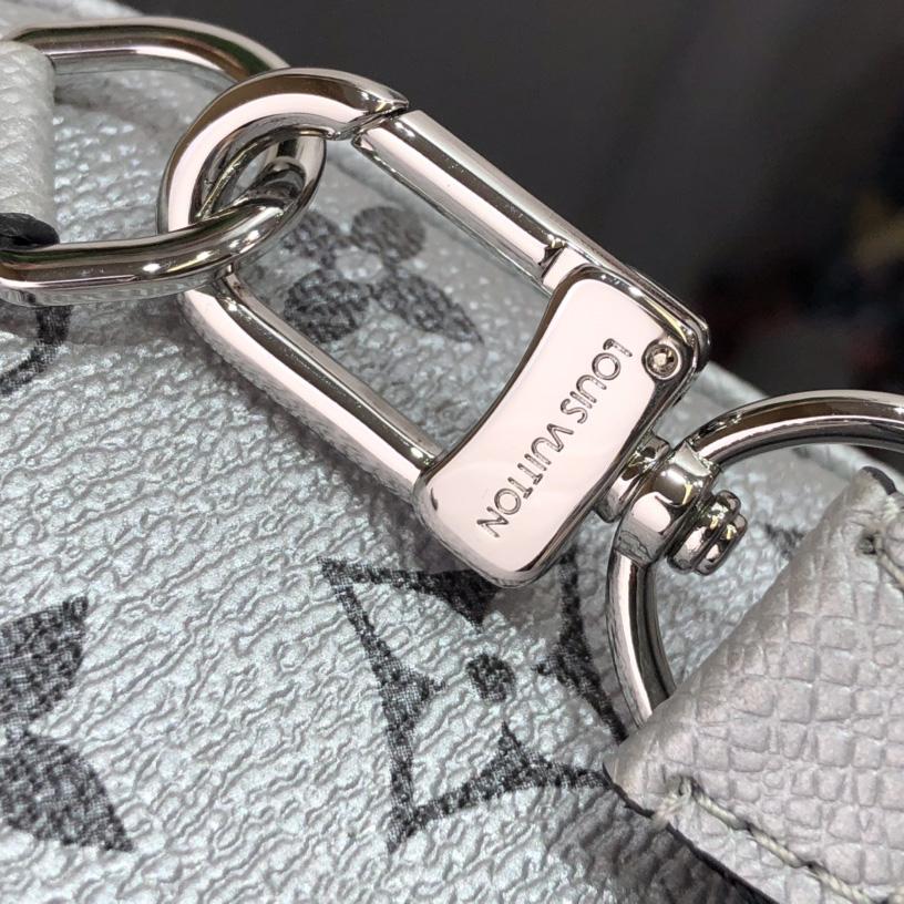 Louis Vuitton Outdoor Slingbag  (13-21-5cm)   M30833 - DopestKickz
