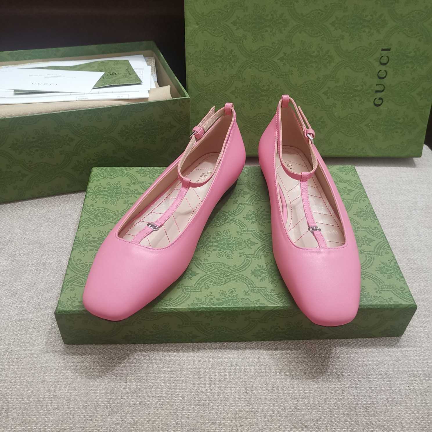 Gucci Women's Ballet Flat With Double G - DopestKickz