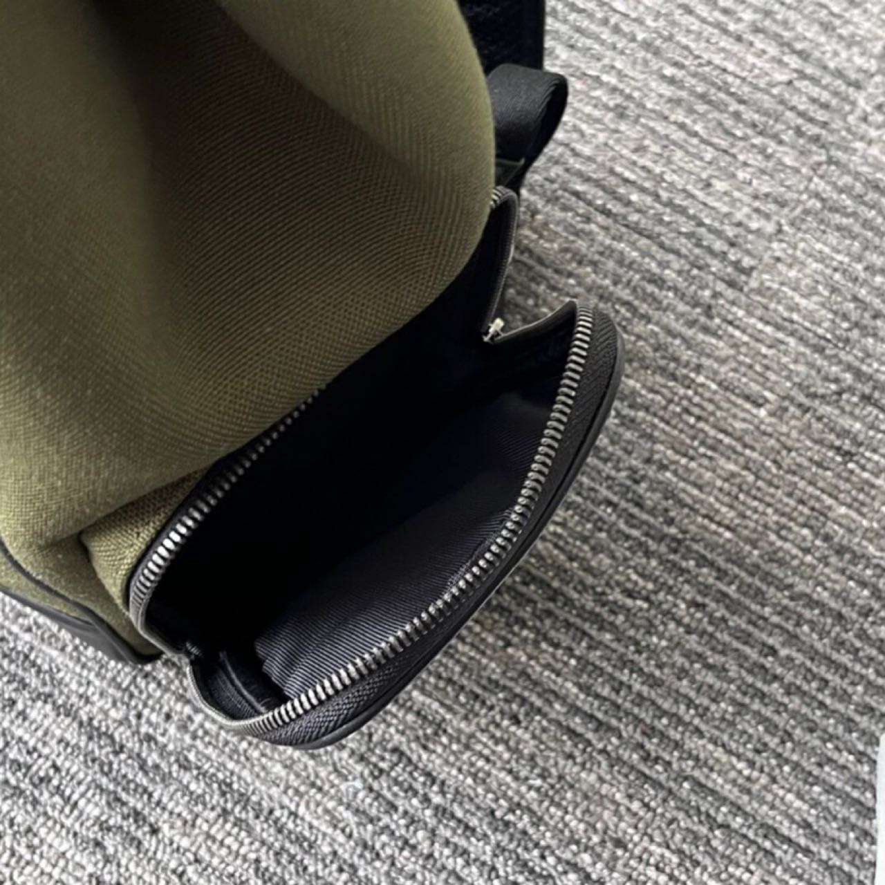 Rimowa Flap Backpack Large (44-37-16cm) - DopestKickz