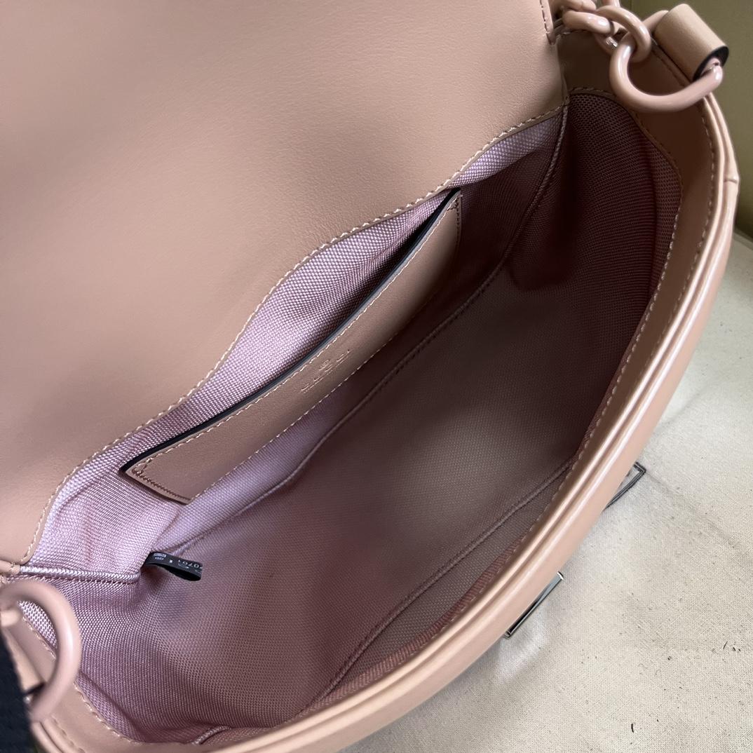 Gucci GG Marmont Matelasse Shoulder Bag  - DopestKickz
