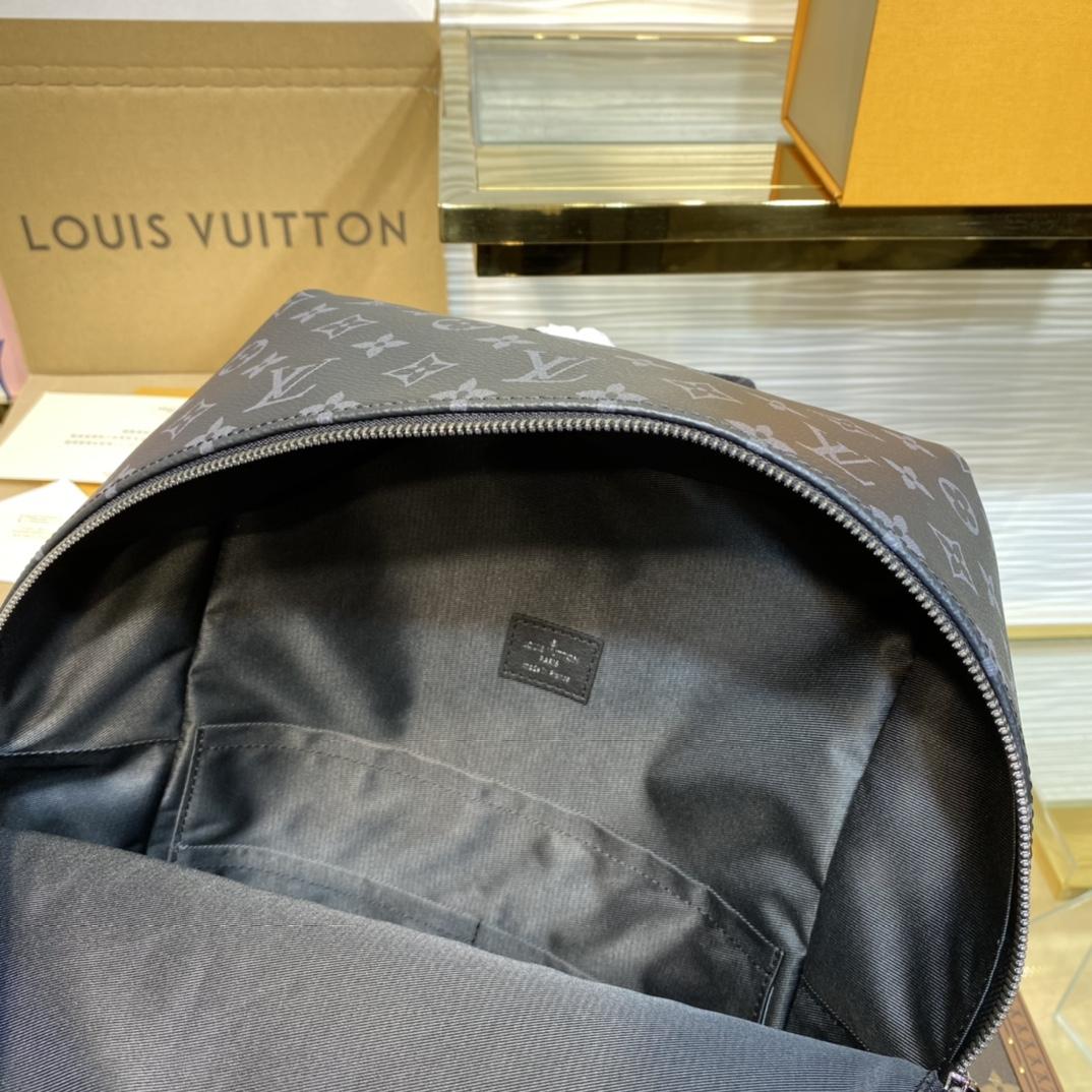 Louis Vuitton Discovery Backpack   M45218 - DopestKickz