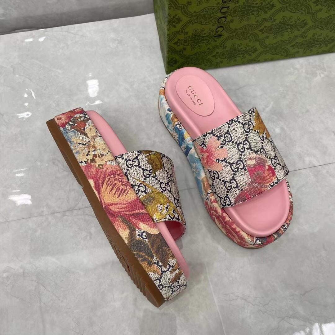 Gucci Online Exclusive Women's Flora Sandal - DopestKickz
