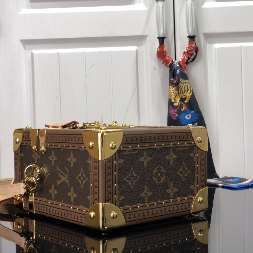 Louis Vuitton Box Monogram Canvas  M10079 - DopestKickz