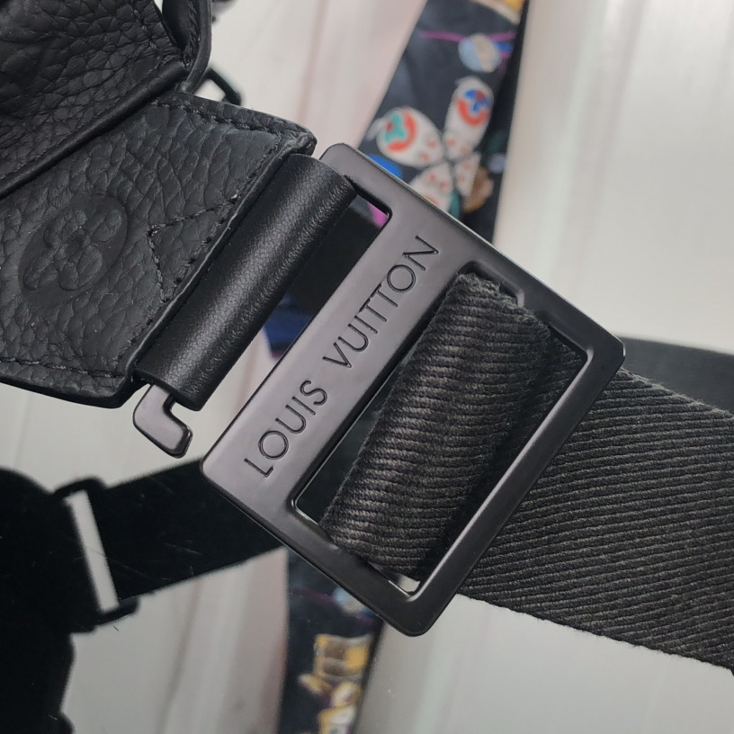 Louis Vuitton S Lock Sling Bag  (21-15-4cm)   M58487 - DopestKickz