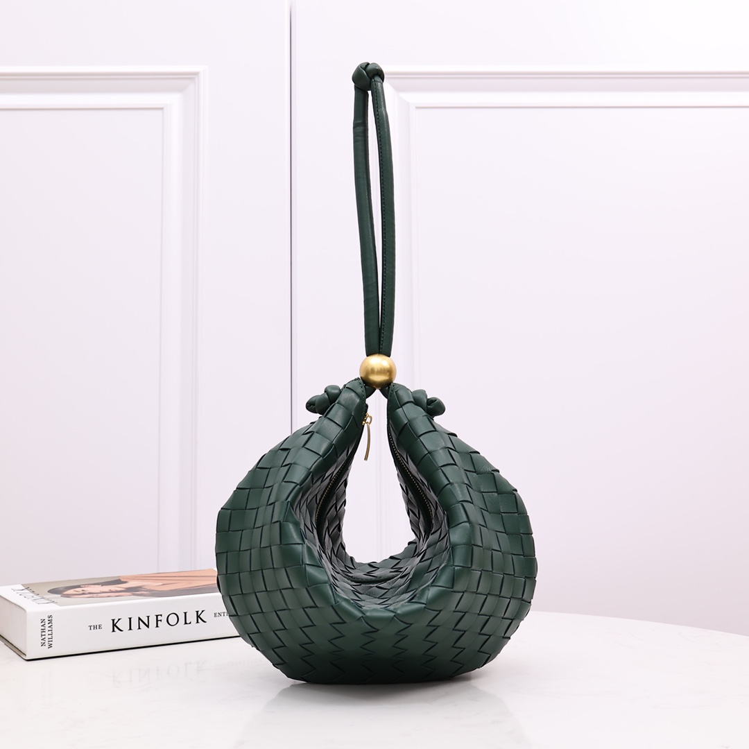 Bottega Veneta Medium Turn Pouch - DopestKickz