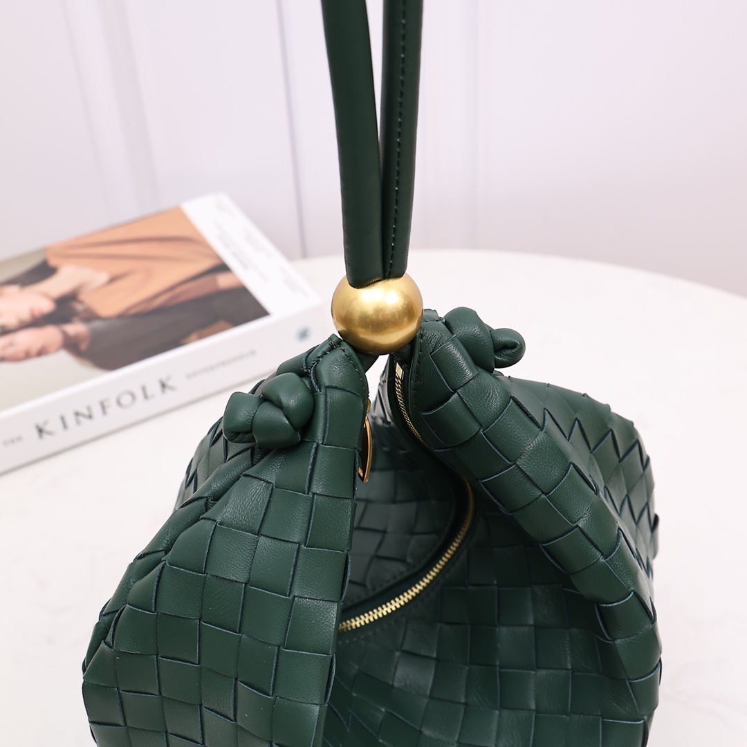 Bottega Veneta Medium Turn Pouch - DopestKickz