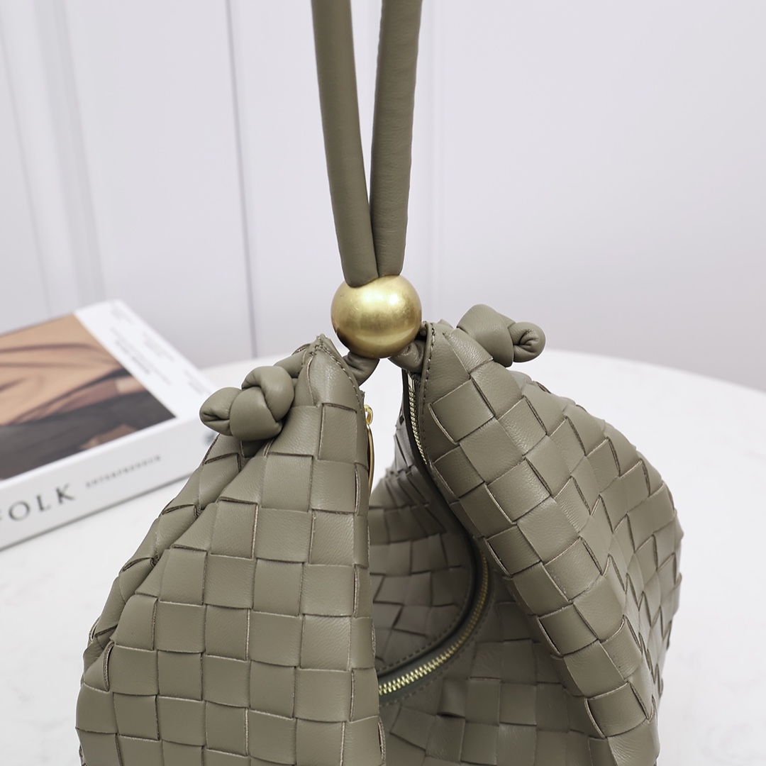 Bottega Veneta Medium Turn Pouch - DopestKickz