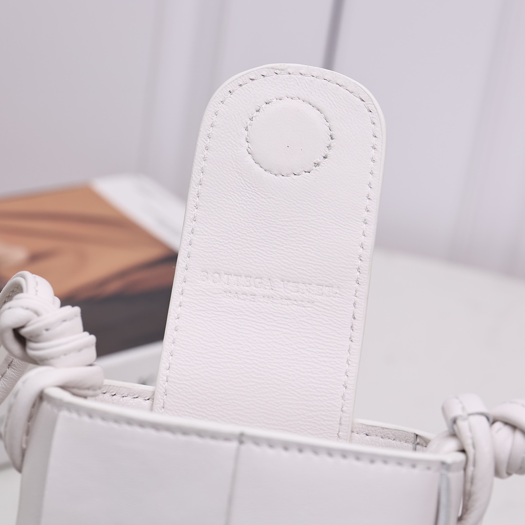 Bottega Veneta Phone Pouch - DopestKickz