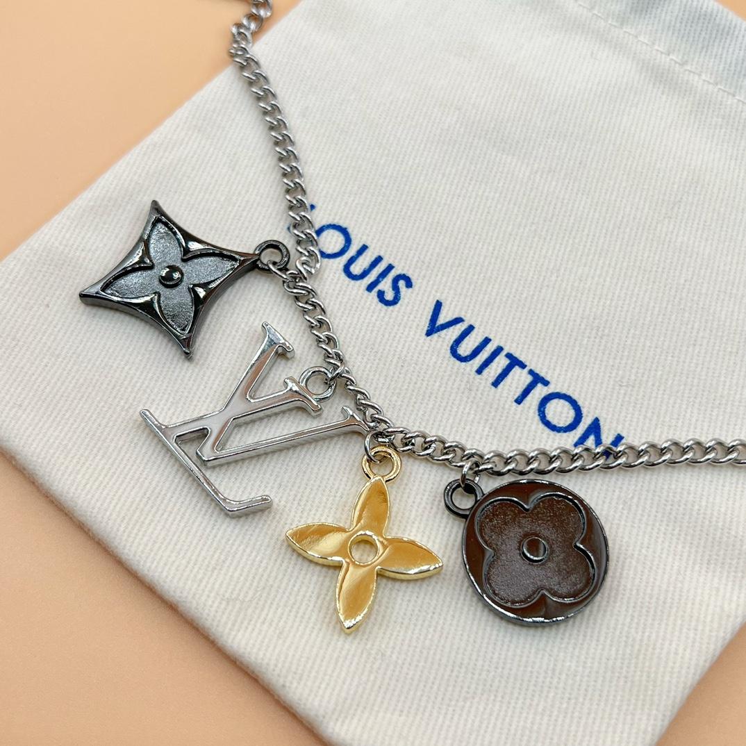 Louis Vuitton LV Instinct Pendant       M00521C - DopestKickz