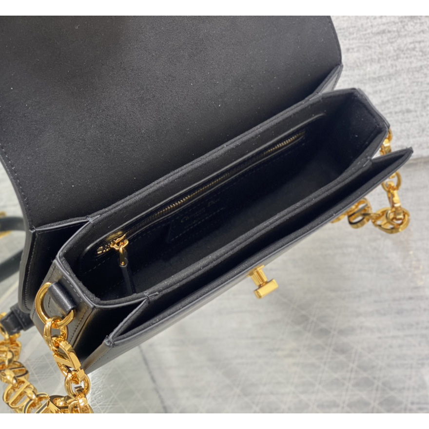 Dior 30 Montaigne Avenue Bag - DopestKickz