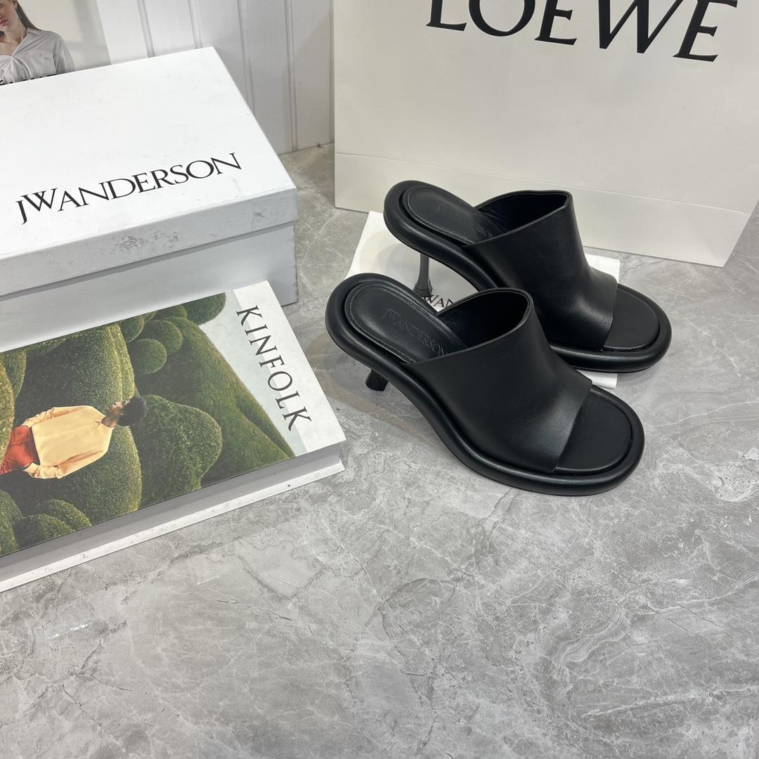 Jw Anderson Bumper-Tube Leather Mules - DopestKickz
