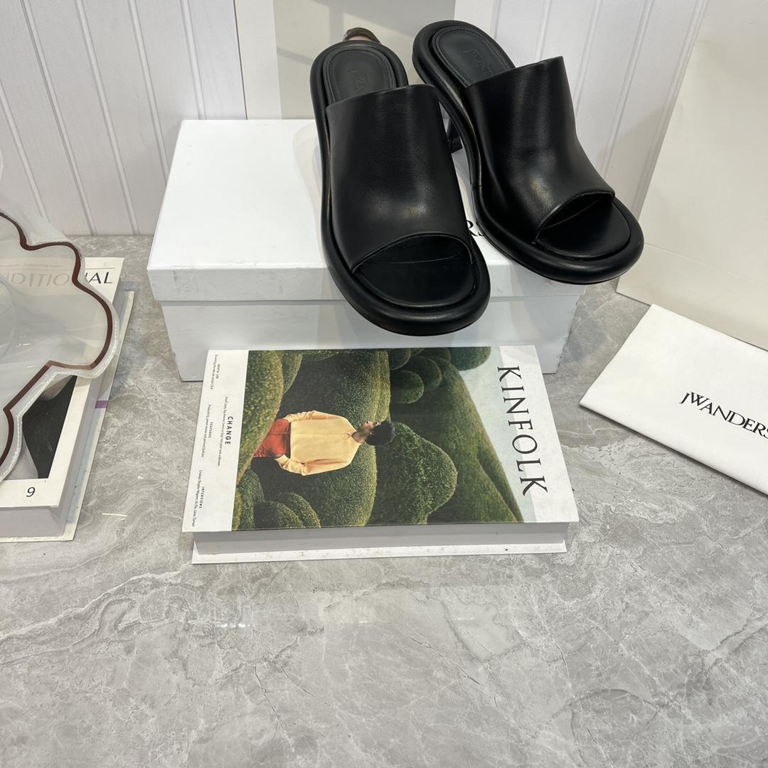 Jw Anderson Bumper-Tube Leather Mules - DopestKickz