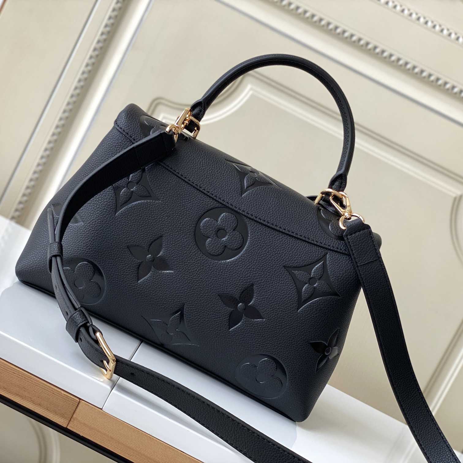 Louis Vuitton Madeleine Medium Bag (30-19.5-11cm)   M45976 - DopestKickz
