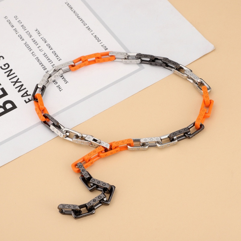 Louis Vuitton Monogram Chain Necklace    MP3142 - DopestKickz