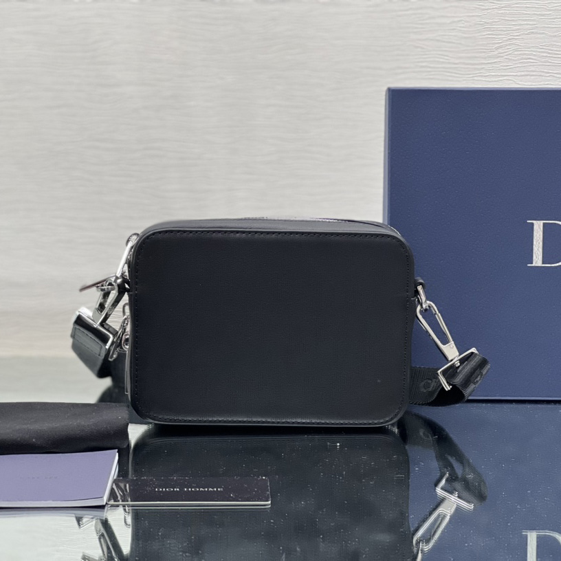Dior Pouch with Strap - DopestKickz