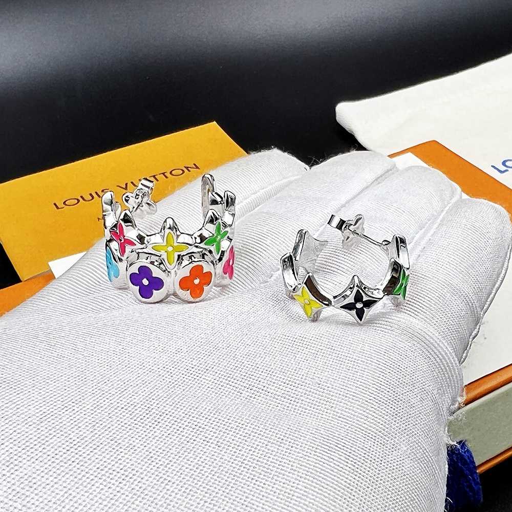 Louis Vuitton MNG Party Earrings   M01039 - DopestKickz