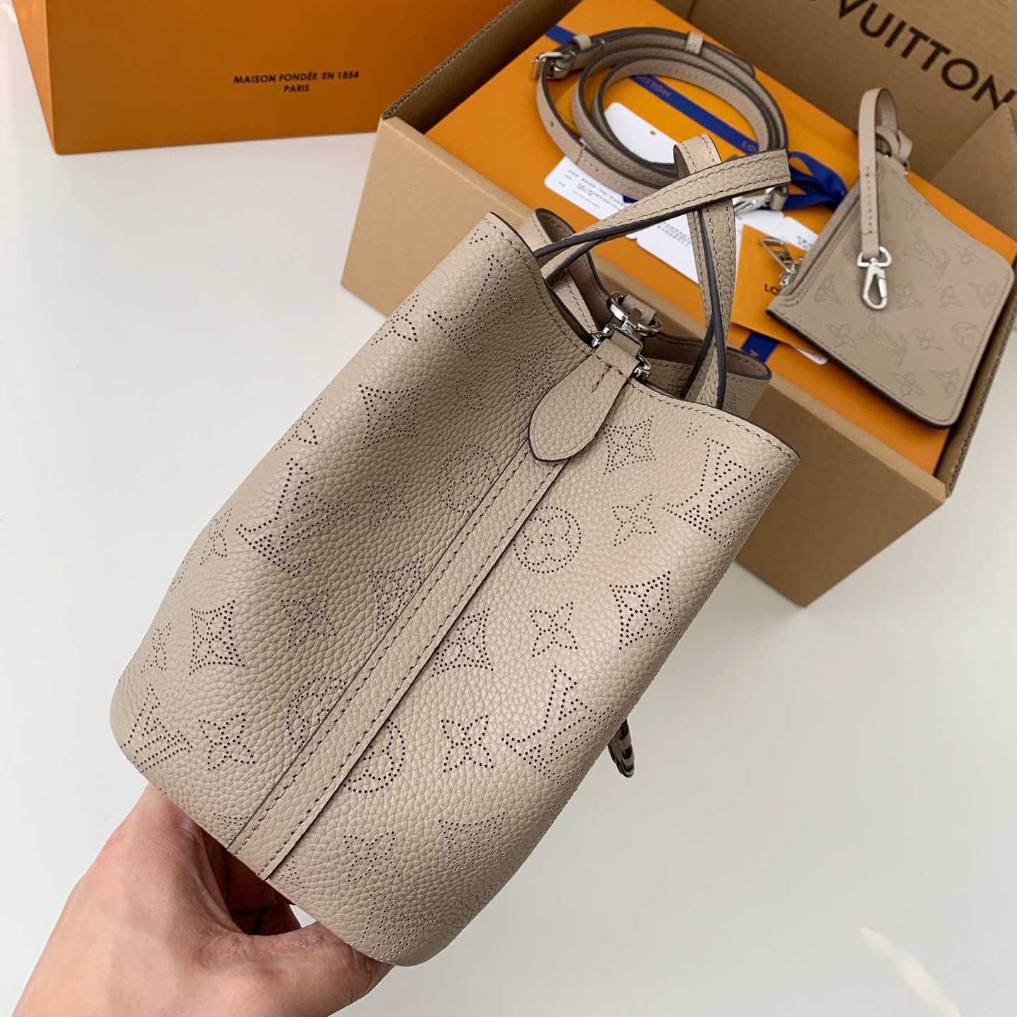 Louis Vuitton Blossom PM   M21849 - DopestKickz