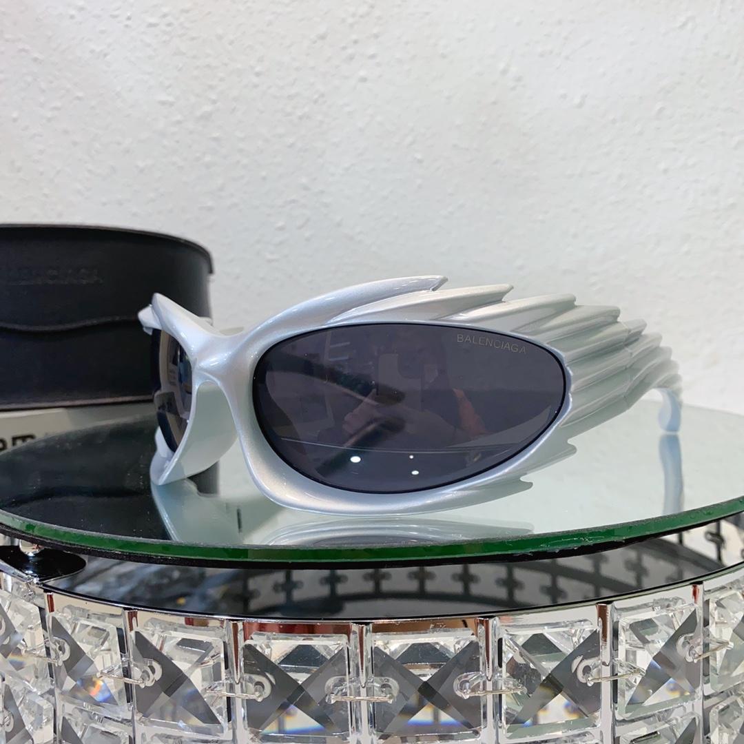 Balenciaga Spike Rectangle Sunglasses   bb0255 - DopestKickz