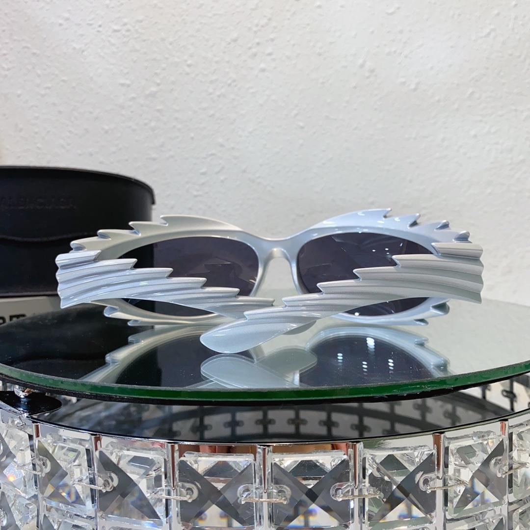 Balenciaga Spike Rectangle Sunglasses   bb0255 - DopestKickz