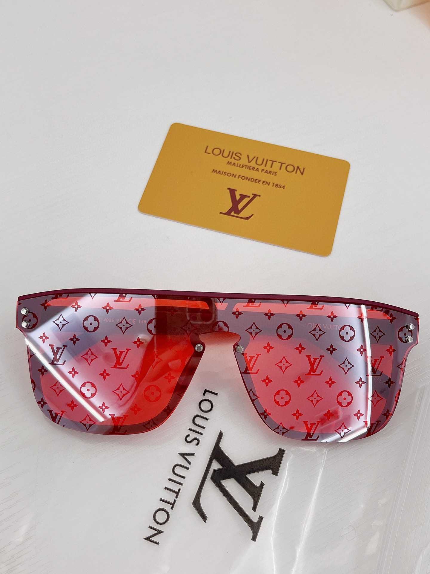 Louis Vuitton LV Waimea Sunglasses   Z1082 - DopestKickz