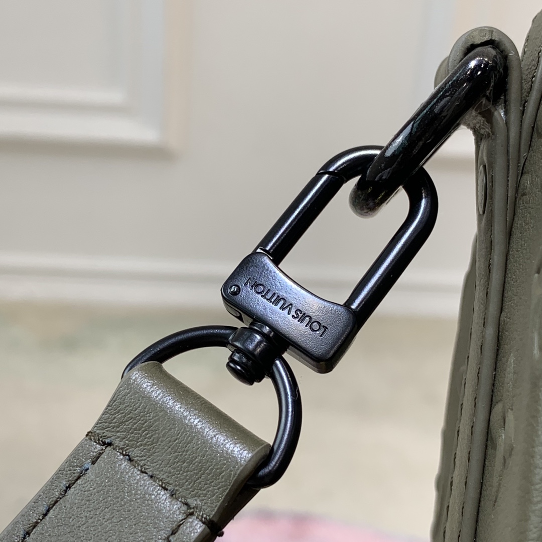 Louis Vuitton XS Other Leather Bag(21 x 12 x 9cm)  M57961 - DopestKickz