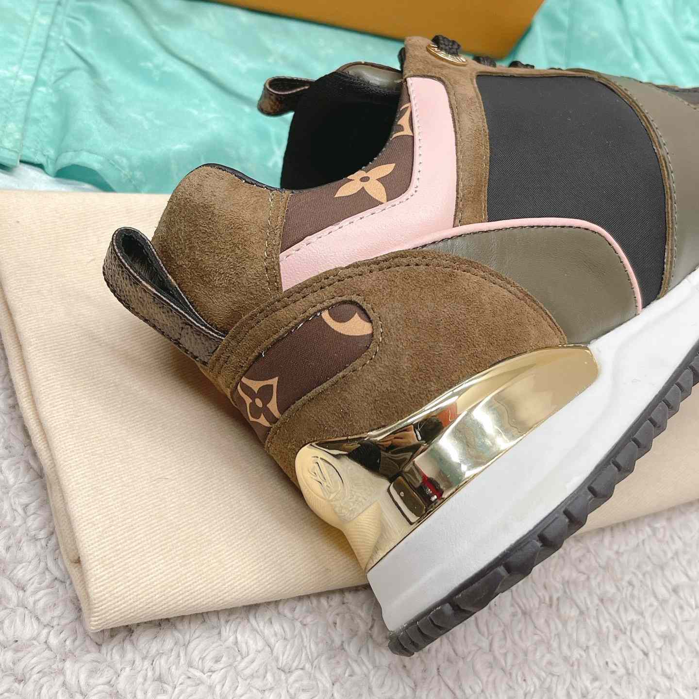Louis Vuitton Run Away Sneaker   (upon uk size)  1AAP4P - DopestKickz