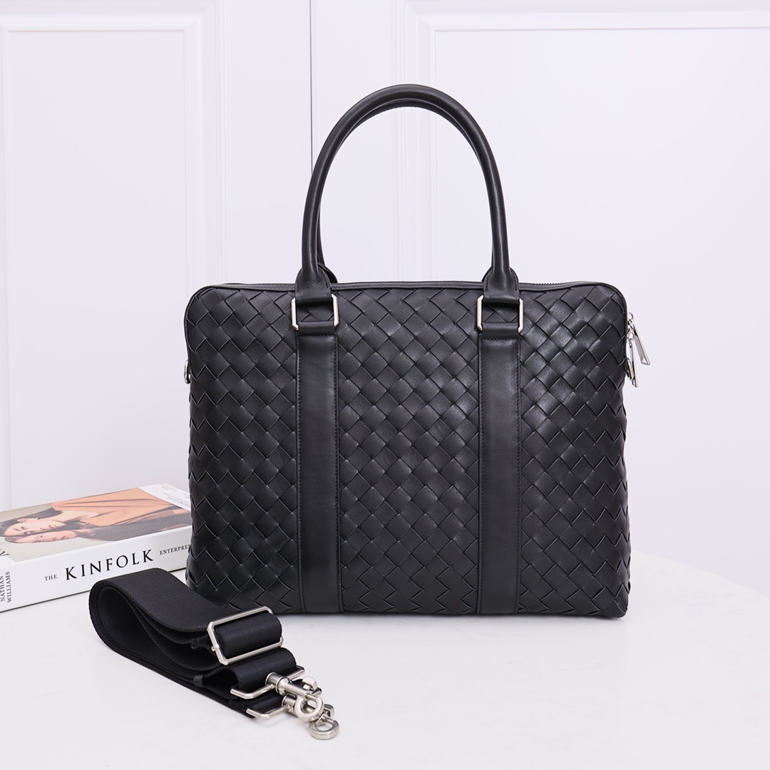 Bottega Veneta Slim Intrecciato Briefcase - DopestKickz